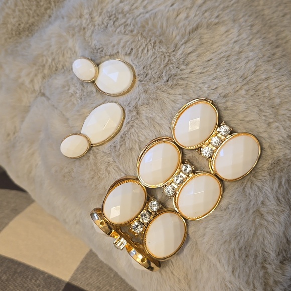 Jewelry - 5 for $25 Bundle Deal - Faux pearl earrings and bracelet